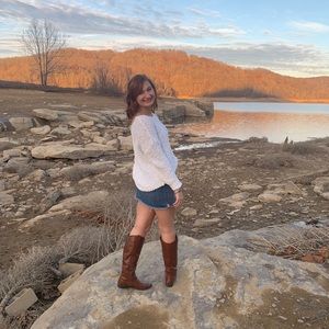 Meet your Posher, Casey